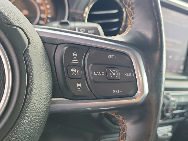 Used 2022 Jeep Wrangler Unlimited Sahara AWD/4WD image 32