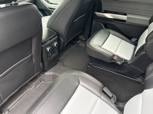 Used 2023 Ford Explorer XLT w/ Equipment Group 202A image 13