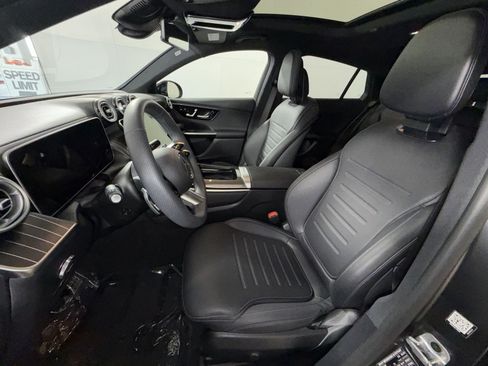 Used 2025 Mercedes-Benz GLC 300 4MATIC image 13