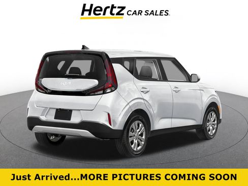 Used 2025 Kia Soul LX w/ LX Technology Package FWD image 1