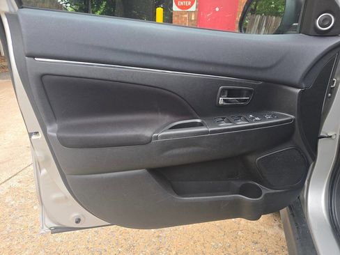 Used 2014 Mitsubishi Outlander Sport SE FWD image 6