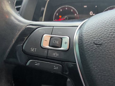 Used 2019 Volkswagen Jetta R-Line FWD image 18