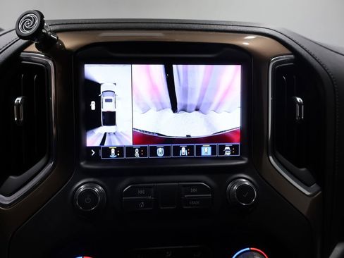 Used 2020 Chevrolet Silverado 1500 High Country w/ Technology Package image 29