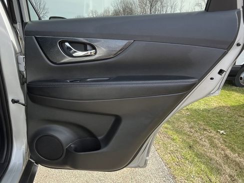 Used 2015 Nissan Rogue SL w/ SL Premium Package image 19