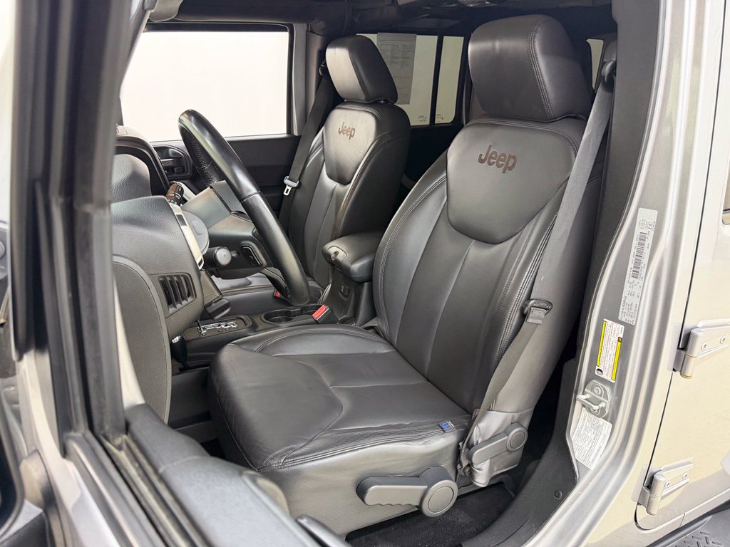 Used 2018 Jeep Wrangler Unlimited Sahara AWD/4WD image 19