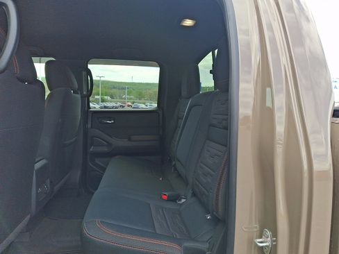Used 2023 Nissan Frontier PRO-4X w/ Pro Convenience Package AWD/4WD image 10