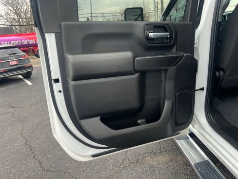 Used 2022 Chevrolet Silverado 2500 Custom w/ Custom Convenience Package image 16