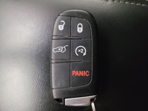 Used 2017 Jeep Grand Cherokee Limited image 32