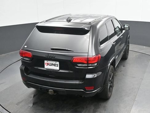 Used 2021 Jeep Grand Cherokee Laredo X AWD/4WD image 11