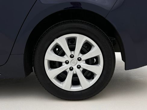 Used 2026 Toyota Corolla LE w/ Carpet Mat Package (TMS) image 25