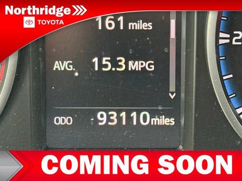 Used 2018 Toyota RAV4 LE FWD image 10