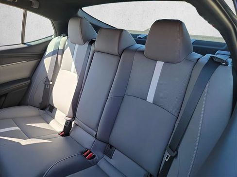 Used 2025 Toyota Camry SE w/ Convenience Package image 14