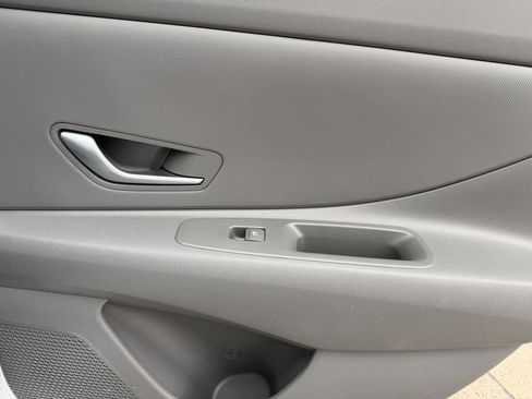 Certified 2025 Hyundai Elantra SE w/ Cargo Package image 29