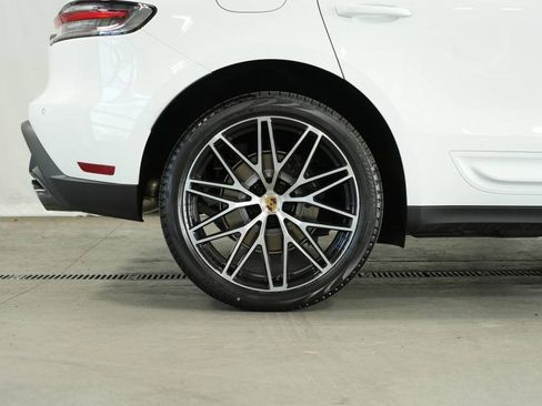 New 2025 Porsche Macan image 40