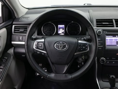 Used 2017 Toyota Camry SE FWD image 23