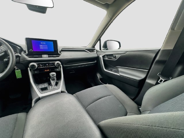 Used 2024 Toyota RAV4 LE AWD/4WD image 21