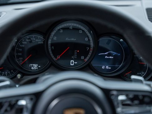 Used 2017 Porsche 911 4 Coupe image 15