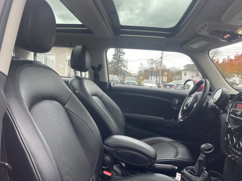 Used 2015 MINI Cooper 2-Door Hardtop image 23