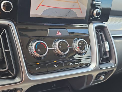 Certified 2023 Kia Sorento LX FWD image 24