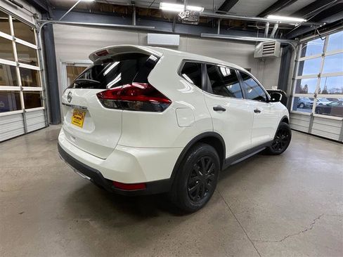 Used 2020 Nissan Rogue S image 5
