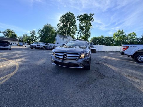 Used 2017 Mercedes-Benz GLA 250 4MATIC image 2
