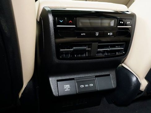 Used 2025 Acura MDX w/ Technology Package image 30