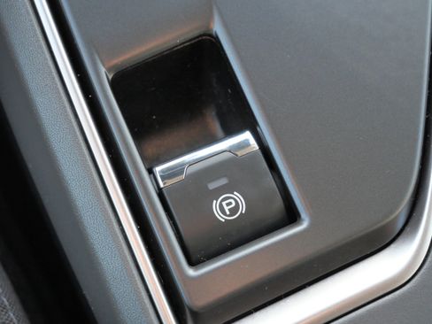 Used 2025 Subaru Crosstrek 2.0i Premium w/ Crosstrek Mirror Package image 28