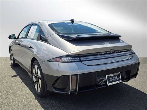 Used 2024 Hyundai Ioniq 6 SE RWD image 5