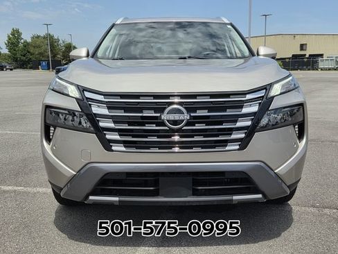 Used 2025 Nissan Rogue SL FWD image 8