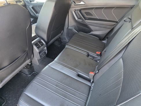 Used 2023 Volkswagen Tiguan SE w/ Panoramic Sunroof Package image 20
