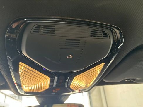 Used 2021 BMW X5 sDrive40i w/ Premium Package RWD image 16