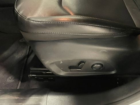 Used 2023 Jeep Compass Limited image 22