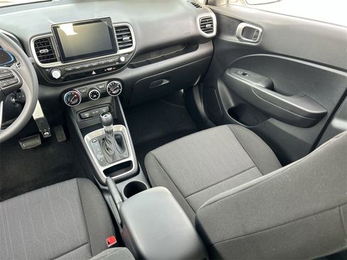 New 2026 Hyundai Venue SE image 15
