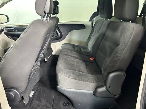 Used 2020 Dodge Grand Caravan SE FWD image 24