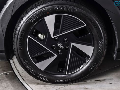 Used 2025 Hyundai Ioniq 5 SE image 11