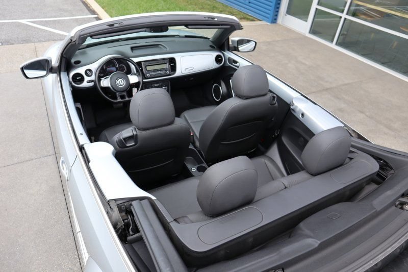 Used 2013 Volkswagen Beetle 2.5 FWD image 5
