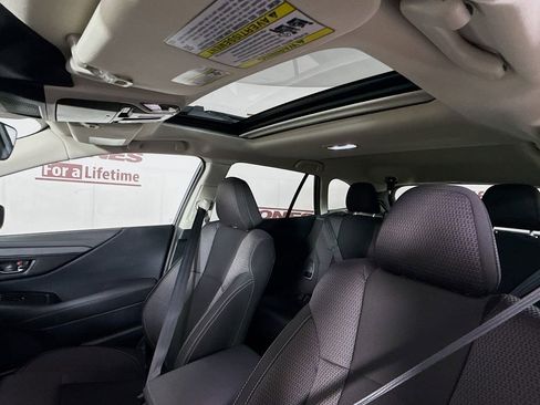 Certified 2025 Subaru Outback Premium w/ Popular Package #1 AWD/4WD image 11