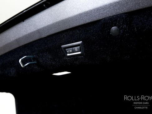 Used 2019 Rolls-Royce Phantom Sedan image 27