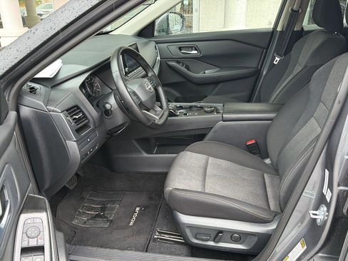 Used 2025 Nissan Rogue SV AWD/4WD image 10