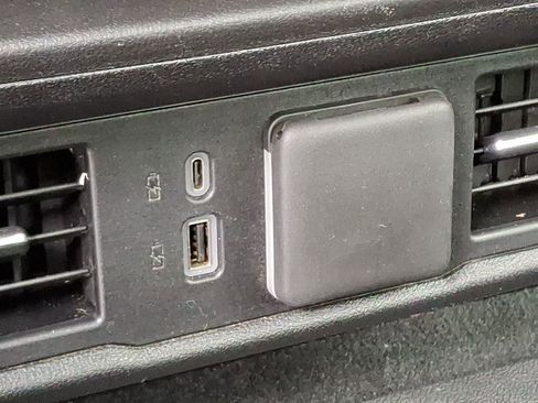 Used 2024 GMC Sierra 3500 SLE w/ SLE Value Package image 11