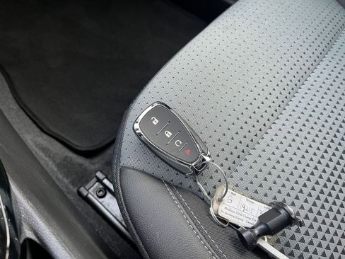 Used 2025 Chevrolet Trax LT w/ LT Convenience Package image 22