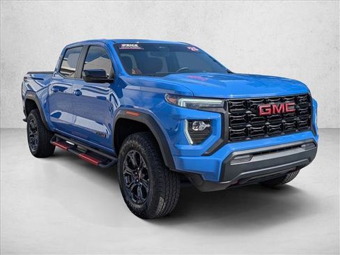 Used 2025 GMC Canyon Elevation AWD/4WD image 3