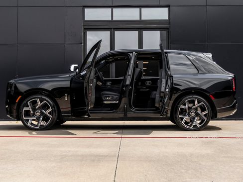 New 2027 Rolls-Royce Cullinan Black Badge AWD/4WD image 11