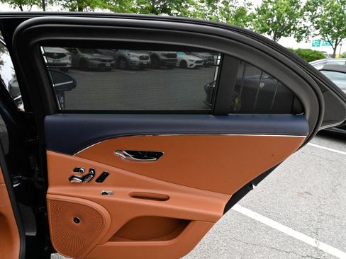 Used 2022 Bentley Flying Spur V8 AWD/4WD image 55