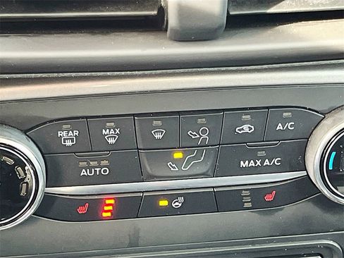 Used 2021 Ford EcoSport SES image 16