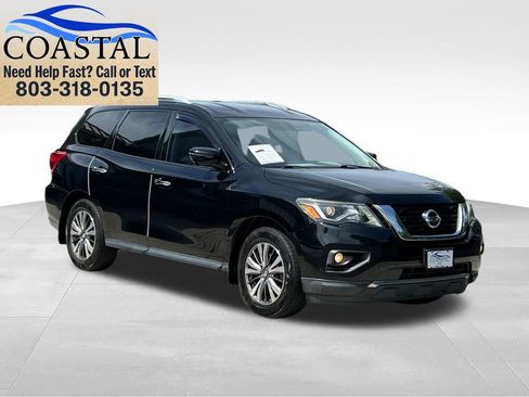 Used 2017 Nissan Pathfinder SL w/ SL Tech Package FWD image 4