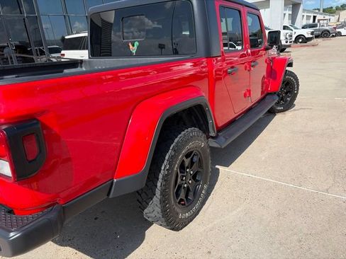 Used 2021 Jeep Gladiator Sport AWD/4WD image 4