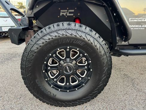 Used 2017 Jeep Wrangler Unlimited Sport w/ Connectivity Group image 16