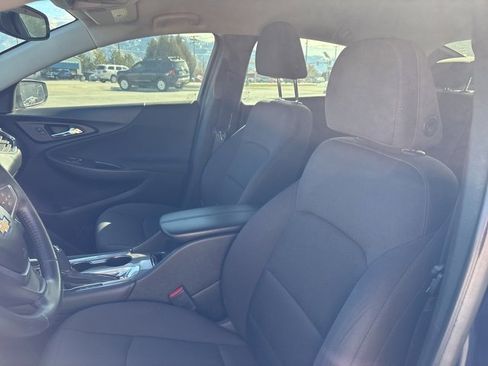 Used 2016 Chevrolet Malibu LT image 11