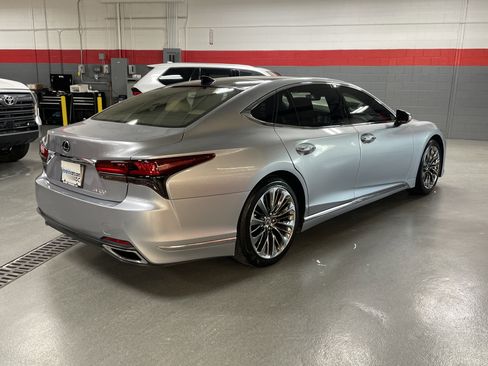 Used 2022 Lexus LS 500 w/ Interior Upgrade Package image 35